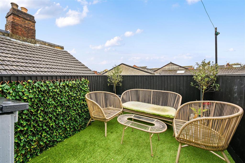 74 WINDSOR ROAD - TN393 PE (10).jpg