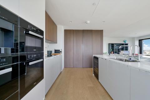 3 bedroom flat to rent, 1 Casson Square, SE1