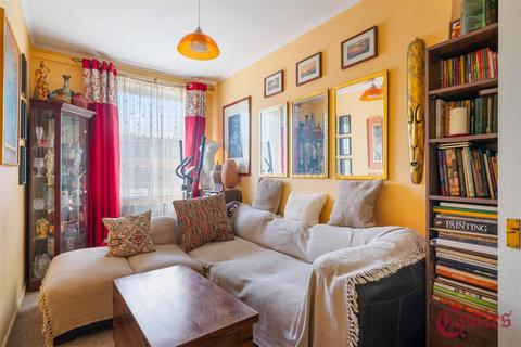 1 bedroom apartment for sale, Lea View House, Springfield, E5
