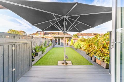 16 Eldertree Way, Mitcham, CR4 1AG