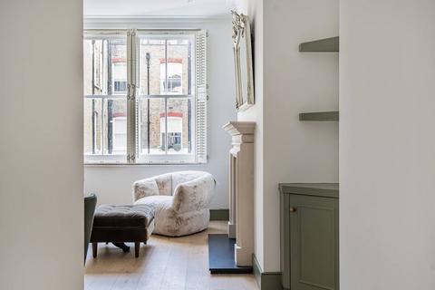 3 bedroom flat to rent, Earls Court Square, Earls Court, London, SW5