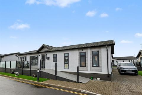2 bedroom park home for sale, Bay Beach Road, Canvey Island SS8