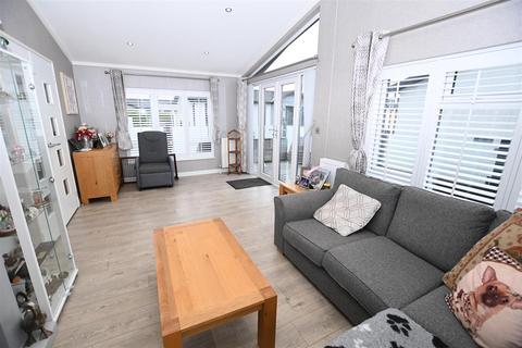 2 bedroom park home for sale, Bay Beach Road, Canvey Island SS8