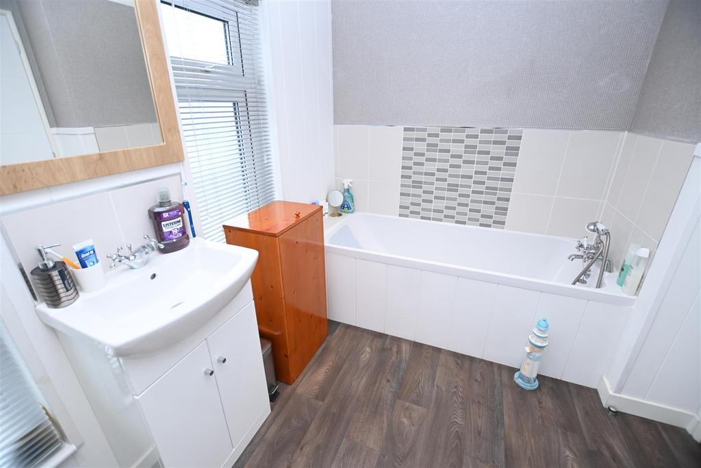 En-Suite Bathroom