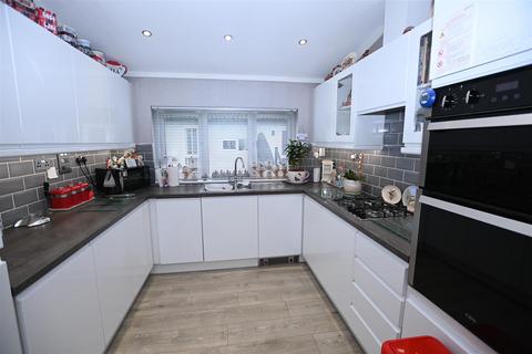 2 bedroom park home for sale, Bay Beach Road, Canvey Island SS8
