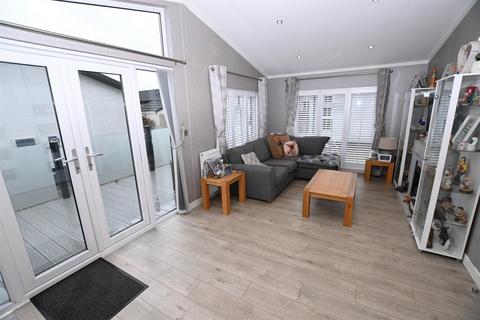 2 bedroom park home for sale, Bay Beach Road, Canvey Island SS8