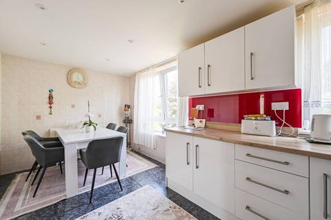 3 bedroom flat for sale, The Sandlings, N22, Wood Green, London, N22