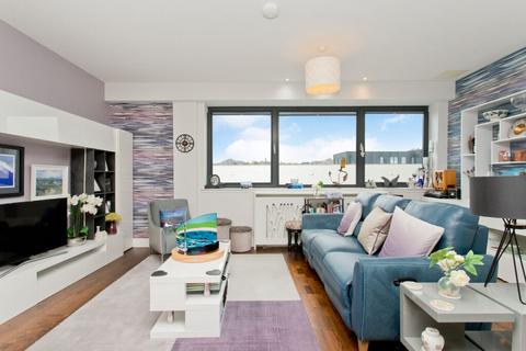 2 bedroom flat for sale, Flat 26, 73 Logie Green Road, Canonmills, Edinburgh, Midlothian, EH7 4HF