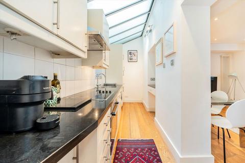 1 bedroom flat for sale, Airlie Gardens, London W8
