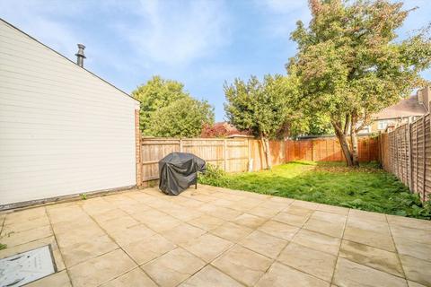 3 bedroom terraced house for sale, Links Road, London SW17