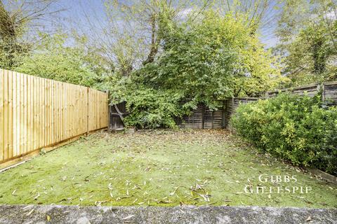 3 bedroom terraced house to rent, Knoll Crescent, Northwood, HA6