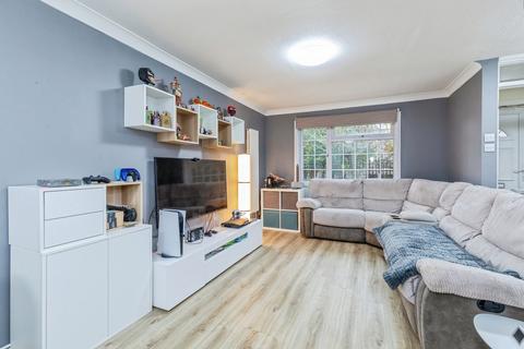 22 Ifield Way, Gravesend, DA12 5UJ