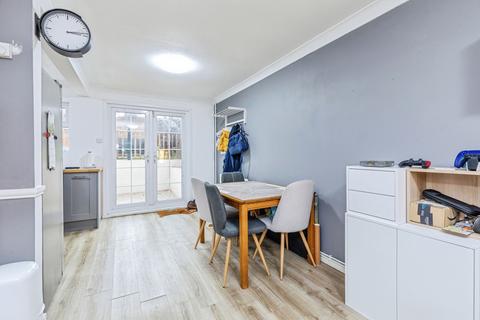 22 Ifield Way, Gravesend, DA12 5UJ