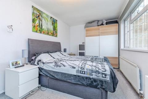 22 Ifield Way, Gravesend, DA12 5UJ