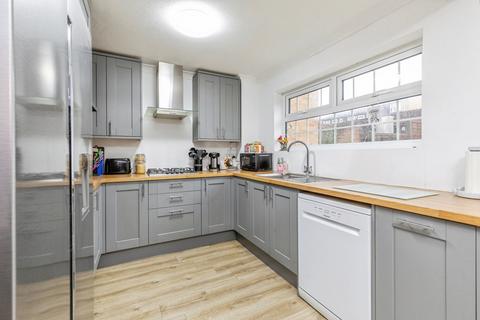 22 Ifield Way, Gravesend, DA12 5UJ