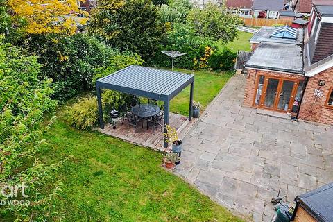 4 bedroom semi-detached house for sale, Chelsworth Close, Harold Wood