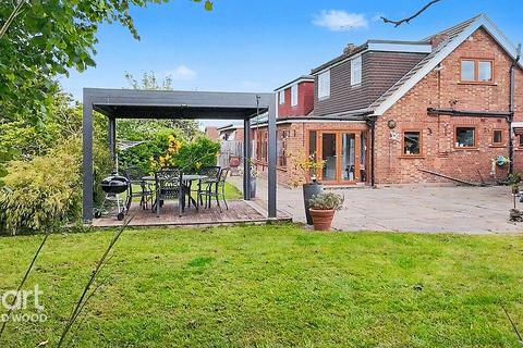 4 bedroom semi-detached house for sale, Chelsworth Close, Harold Wood
