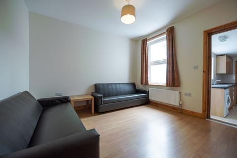 5 bedroom terraced house to rent, Hatherley Road, Reading, RG1