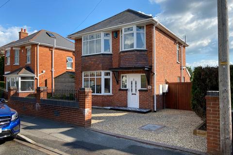 3 bedroom detached house for sale, Gorsecliff Road, ENSBURY PARK, BH10