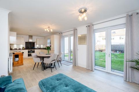 undefined, Geesmuir Gardens, Falkirk, FK2
