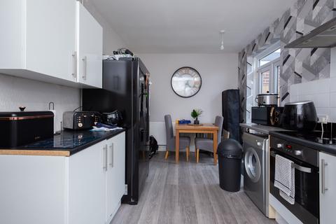 2 bedroom semi-detached house for sale, Scafell Drive, Wigan WN5