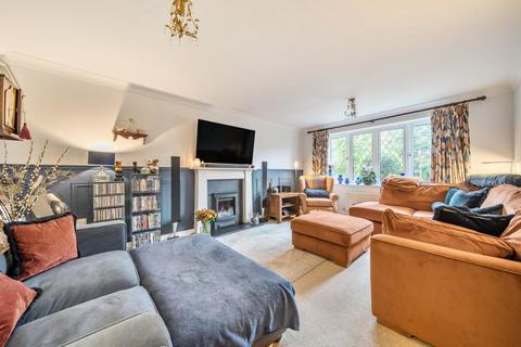 5 bedroom detached house for sale, Trefoil Close, Rushden