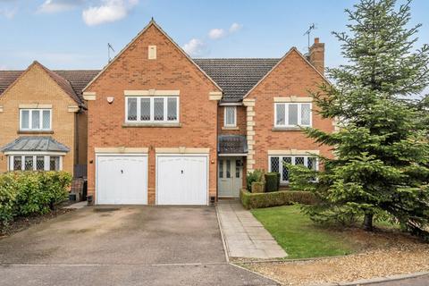 5 bedroom detached house for sale, Trefoil Close, Rushden