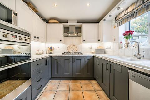 5 bedroom detached house for sale, Trefoil Close, Rushden