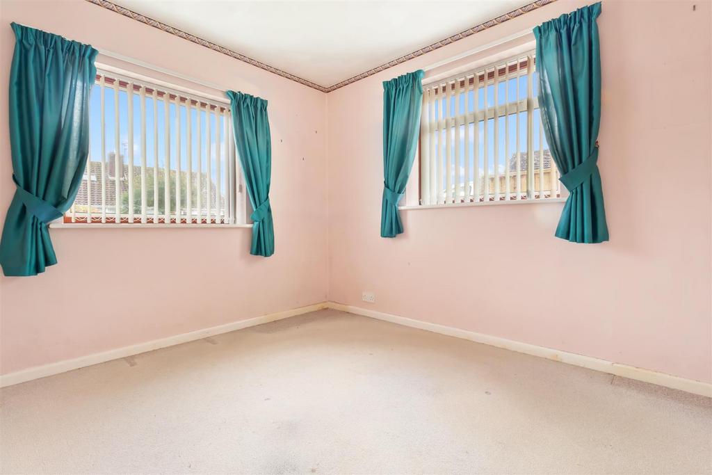24 Cuckfield Crescent-005.jpg