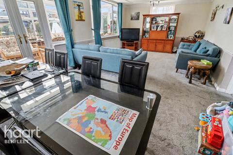 5 bedroom detached house for sale, Marine Approach, Canvey Island