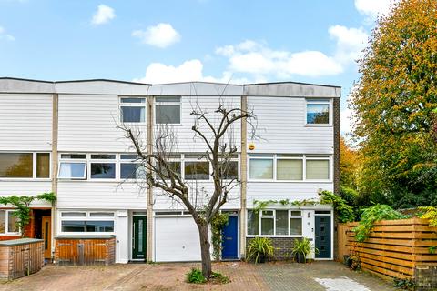 undefined, Paxton Close, Kew, Richmond, Surrey TW9