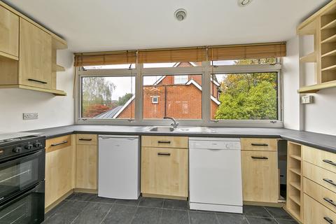 undefined, Paxton Close, Kew, Richmond, Surrey TW9