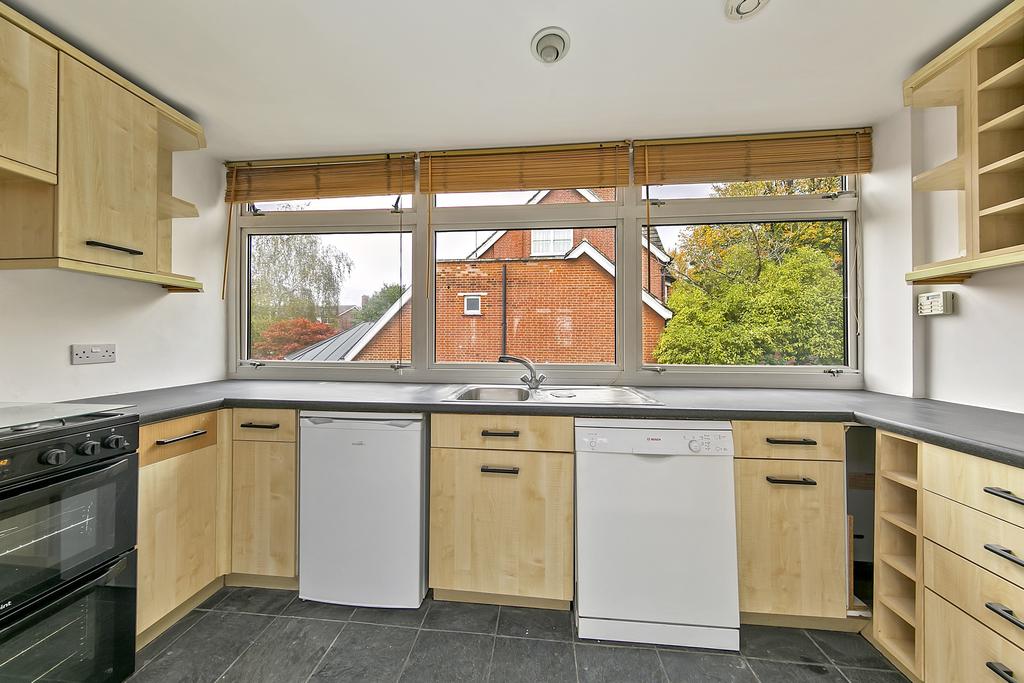 House in Richmond, Kew - View 2