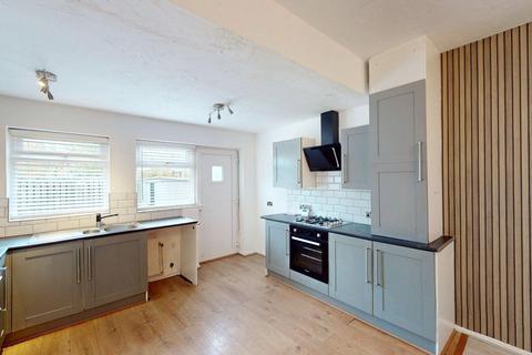2 bedroom end of terrace house to rent, Bolton Road, Westhoughton, BL5