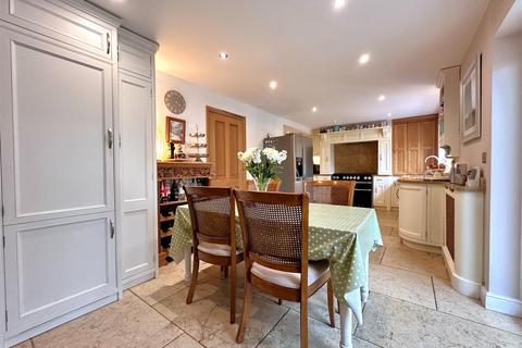 undefined, Vicarage Close, Collingham, Newark