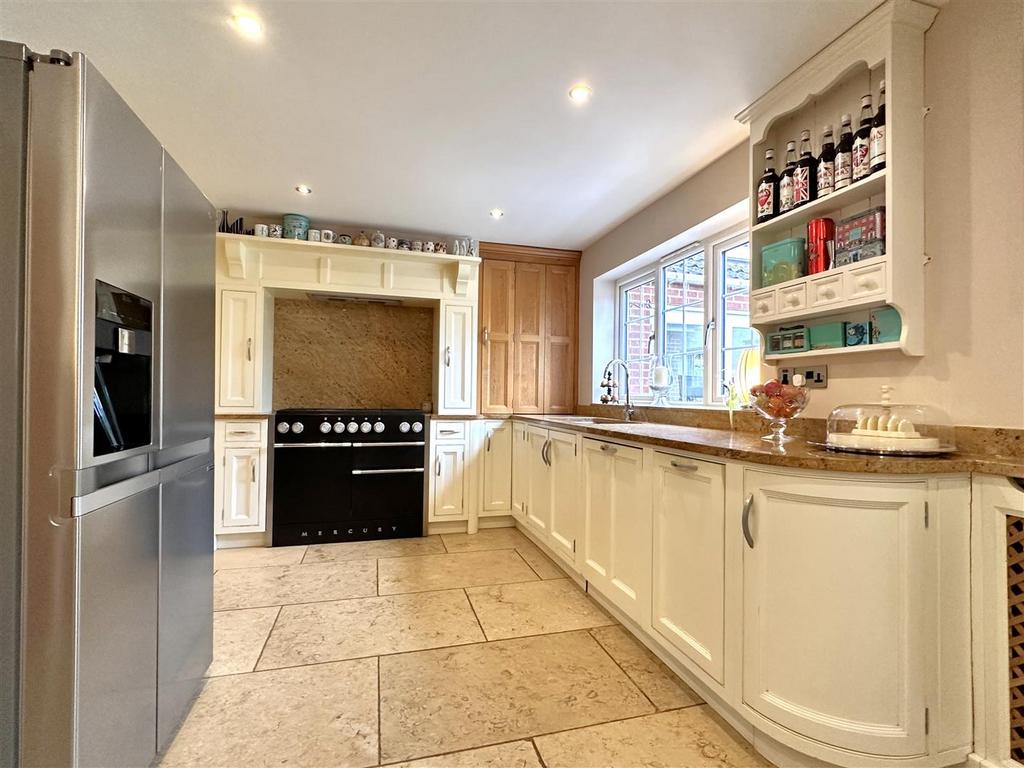 Superb Contemporary Kitchen 257