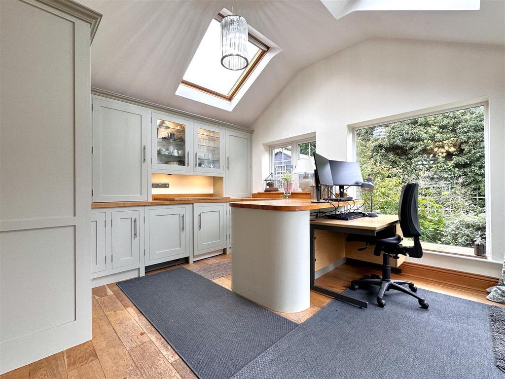 Annexe Kitchen/ Utility 393