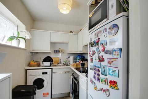 undefined, Knowles Close, Yiewsley, West Drayton UB7