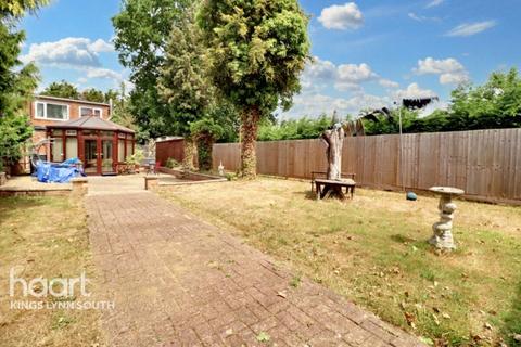 Grimston Road, South Wootton