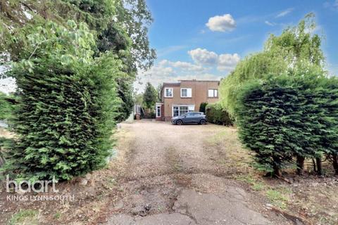 Grimston Road, South Wootton