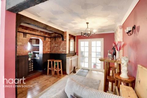 3 bedroom semi-detached house for sale, Grimston Road, South Wootton
