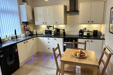 35 Tudor Street, Shaw, Oldham, OL2 7RX