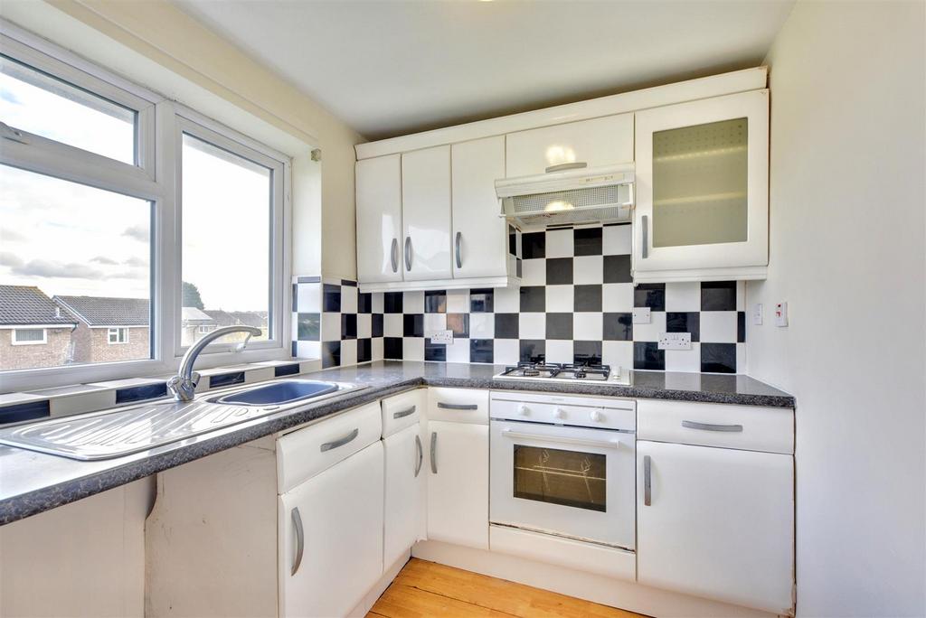 Kitchen 2.jpeg