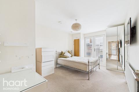 1 bedroom apartment for sale, Angel Way, Romford, RM1 1AF