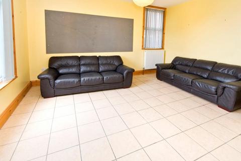 6 bedroom house to rent, Barrack Lane, Nottingham NG7