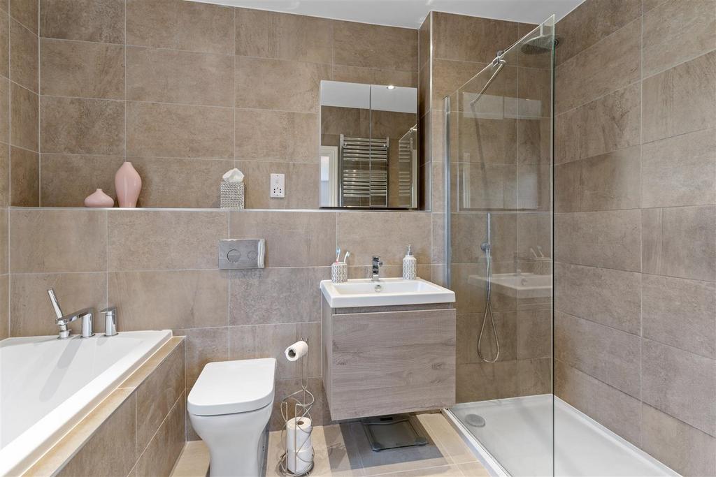 Bedroom 1 En-suite