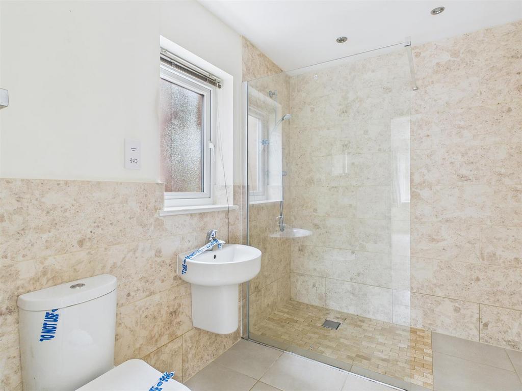 Bedroom 1 Ensuite