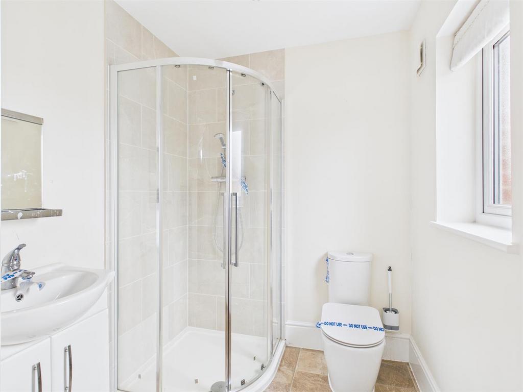 Bedroom 2 Ensuite