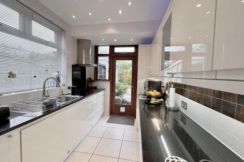 3 bedroom semi-detached house for sale, Masefield Crescent, Romford