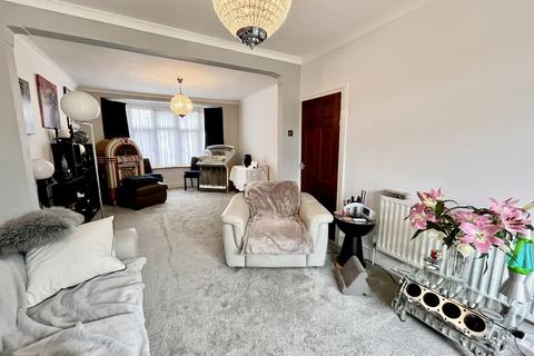 3 bedroom semi-detached house for sale, Masefield Crescent, Romford
